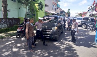 Satlantas-Polres-Manggarai-Gelar-Patroli-KRYD,-PAMTURLALIN,-dan-Himbauan-Kamseltibcar-Lantas-Jelang-Tahun-Baru