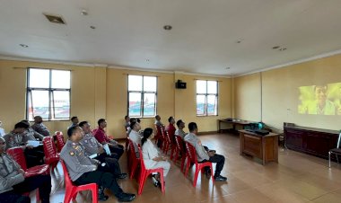 Polres-Manggarai-Gelar-Kegiatan-Binrohtal-Rutin-untuk-Anggota-Berbagai-Agama