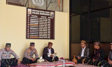 Polres-Manggarai-Gelar-Ritual-Adat-Teing-Hang,-Wujud-Syukur-dan-Permohonan-Berkat-Tahun-Baru
