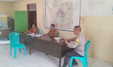 Bhabinkamtibmas-Desa-Buar-Berikan-Himbauan-Kamtibmas:-Pencegahan-TPPO,-Rabies,-dan-Antisipasi-Bencana-Alam