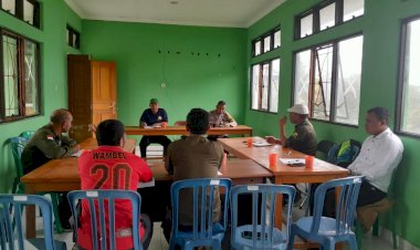 Bhabinkamtibmas-Aipda-Kornelius-Jemarus-Hadiri-Rapat-Koordinasi-Program-Penanaman-Jagung-Serentak-di-Kecamatan-Rahong-Utara