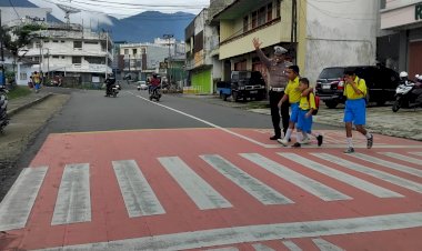 Sat-Lantas-Polres-Manggarai-Gelar-Pamturlalin-Rutin-Demi-Keamanan-dan-Kelancaran-Lalu-Lintas