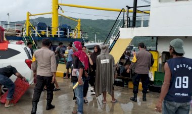 KP3-Laut-Pelabuhan-Reo-Laksanakan-Pengamanan-Kapal-Penumpang-di-Pelabuhan-Laut-Reo