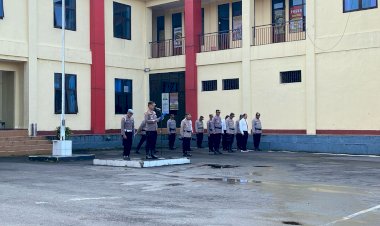 Pimpin-Apel-Mingguan,-Kapolres-Manggarai-Berikan-Arahan-dan-Penekanan-kepada-Personil