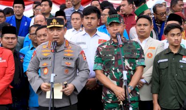 Kapolri-dan-Panglima-TNI-Buka-Kegiatan-Baksos-Presisi-:-Pastikan-Kebutuhan-Pokok-Terjaga-Selama-Ramadan