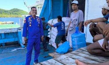 Sat-Polairud-Polres-Manggarai-Gelar-Patroli-dan-Sambang-di-Pelabuhan-Reo