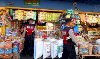 Sat-Samapta-Polres-Manggarai-Gelar-Patroli-Dialogis-dan-Pengaturan-Lalu-Lintas-di-Kota-Ruteng