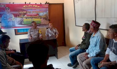 Polsek-Cibal-Gelar-Jumat-Curhat-Bersama-Warga-Desa-Beamese