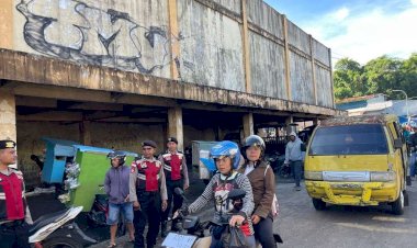 Samapta-Polres-Manggarai-Gelar-Patroli-Dialogis-dan-Penertiban-Lalu-Lintas-di-Kota-Ruteng