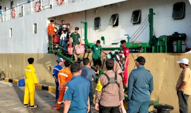KP3-Laut-Laksanakan-Pengamanan-Kapal-Penumpang-di-Pelabuhan-Laut-Reo
