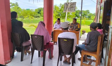 Kapolsek-Reo-Pimpin-Kegiatan-Jumat-Curhat-Bersama-Masyarakat-Kecamatan-Reok
