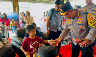 Tinjau-Rest-Area-KM-456,-Kapolri-Instruksikan-Jajaran-Maksimal-Beri-Pelayanan-dan-Atur-Lalin-Arus-Balik