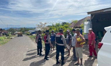 Patroli-Dialogis-dan-Pengaturan-Arus-Lalin,-Sat-Samapta-Polres-Manggarai-Tingkatkan-Rasa-Aman-di-Kota-Ruteng