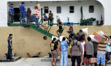 KP3-Laut-Pelabuhan-Reo-Laksanakan-Pengamanan-Kapal-Penumpang-KM.-Sabuk-Nusantara-49