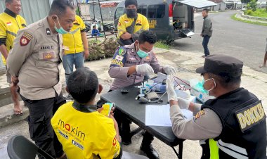 Polres-Manggarai-Gelar-Pelayanan-Kesehatan-Gratis-bagi-Pengemudi-Ojek-Online-dalam-Rangka-HUT-Bhayangkara-ke-79