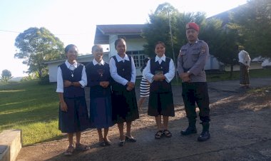 Personel-Polres-Manggarai-laksanakan-Pengamanan-Ibadah-Minggu-di-Sejumlah-Gereja-di-Ruteng