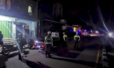 Sat-Lantas-Polres-Manggarai-Laksanakan-Patroli-Malam-Antisipasi-Balap-Liar,-Parkir-Liar,-Dan-Laka-Lantas