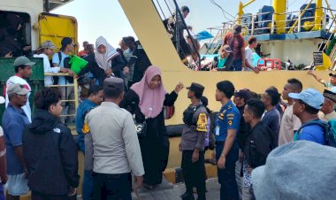 KP3-Laut-Pelabuhan-Reo-Laksanakan-Pengamanan-Kapal-Penumpang-KM.-Sabuk-Nusantara-55