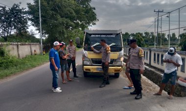 Bhabinkamtibmas-Kelurahan-Reo-Dukung-Giat-Sosialisasi-Dan-Pelayanan-Pembayaran-Pajak-Kendaraan-Bermotor-Bersama-Uptd-Pendapatan-Daerah