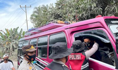 Polri-untuk-Masyarakat:-Hadir-Humanis-di-Tengah-Bencana-Erupsi-Lewotobi-Laki-Laki