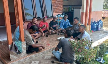 Bhabinkamtibmas-Hadir-di-Tengah-Masyarakat,-Ajak-Warga-Waspada-TPPO-dan-Dukung-Ketahanan-Pangan