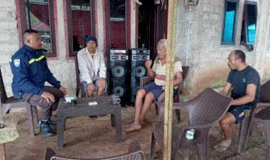 Bhabinkamtibmas--Satarmese-Sambang-Dan-Koordinasi-Pengamanan-Acara-Pernikahan