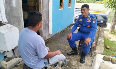 Polairud-Sambangi-Pesisir-Sungai-Wae-Pesi,-Edukasi-Nelayan-Soal-Keselamatan-Dan-Tppo