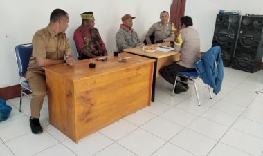 Bhabinkamtibmas-Jalin-Sinergitas-dengan-Pemerintah-Desa-Bangka-Lelak-dalam-Menjaga-Kamtibmas