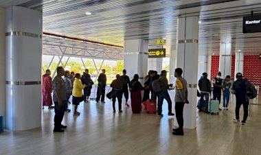 Pospol-Kp3-Udara-Frans-Sales-Lega-Ruteng-Laksanakan-Pengamanan-Penerbangan-Harian-Pesawat-Wings-Air