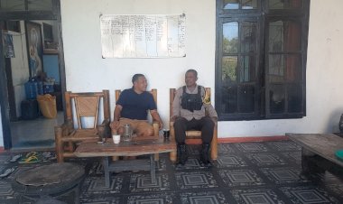 Bhabinkamtibmas-Reok-Barat-Sambangi-Pastor-Paroki-Wae-Kajong,-Tingkatkan-Koordinasi-Dan-Himbauan-Kamtibmas-Kepada-Umat