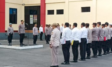 Kapolres-Manggarai-Pimpin-Apel-Mingguan:-Tekankan-Disiplin-dan-Profesionalisme-Personel