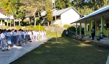 Bhabinkamtibmas-Cibal-Barat-Sosialisasikan-Penerimaan-Calon-Anggota-Polri-Di-Sman-2-Cibal