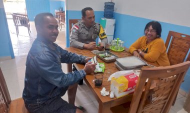 Bhabinkamtibmas-Awasi-Pembangunan-Dapur-Badan-Gizi-Nasional-di-Wilayah-Binaan