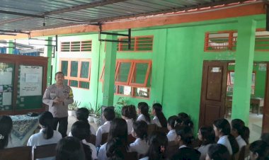 Sosialisasi-Penerimaan-Anggota-Polri,-Bhabinkamtibmas-Sapa-Pelajar