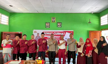 Jumat-Curhat-Di-Mts-Amanah-Ruteng,-Polres-Manggarai-Dekatkan-Diri-Dengan-Siswa