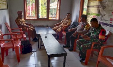 Silaturahmi-Bhabinkamtibmas-dengan-Perangkat-Desa,-Jalin-Kemitraan-yang-Harmonis