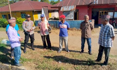 Patroli-Dialogis,-Bhabinkamtibmas-Ruteng-Ajak-Warga-Jaga-Keamanan-Lingkungan