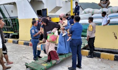 KP3-Laut-Reo-Laksanakan-Pengamanan-Kapal-Penumpang-di-Pelabuhan-Laut-Reo