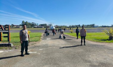 KP3-Udara-Frans-Sales-Lega-Laksanakan-Pengamanan-Penerbangan-di-Bandara-Frans-Sales-Lega-Ruteng