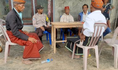 Bhabinkamtibmas-Rahong-Utara-Laksanakan-Patroli-dan-Sambang-Warga-di-Desa-Liang-Bua