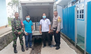 Bhabinkamtibmas-dan-Bhabinsa-Waso-Monitoring-Program-Makan-Bergizi-bagi-3.237-Siswa-di-Manggarai