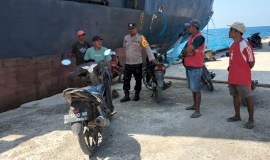 KP3-Laut-Reo-Laksanakan-Pengamanan-Aktivitas-Bongkar-Muat-di-Pelabuhan-Laut-Kelas-II-Reo