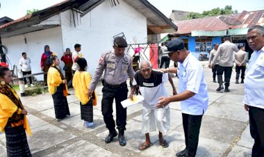 Bakti-Kesehatan-dan-Baksos-Bhayangkari-Masih-Berlangsung,-Kapolres-Ende-Pimpin-Langsung-Pengamanan-Hingga-Tuntas