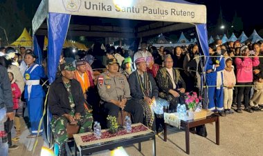 Kapolres-Manggarai-Hadiri-Malam-Penutupan-Pameran-Kuliner-dan-Produk-UMKM-Festival-Golo-Curu-2025