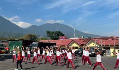 JAGA-KEBUGARAN-DAN-KESEHATAN-PERSONIL-POLRI,POLRES-MANGGARAI-MELAKSANAKAN-OLAHRAGA-SENAM-BERSAMA