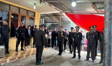 Kapolres-Manggarai-Pimpin-Upacara-Pemakaman-Alm.-AKP-(Purn)-Isaac-Campos-Secara-Dinas-Kepolisian