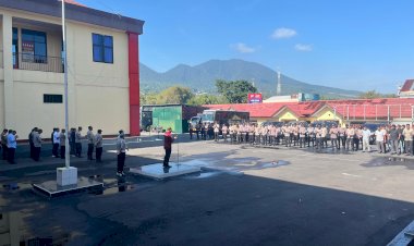 Kasi-Humas-Polres-Manggarai-Tekankan-Etika-Bermedia-Sosial:-Wujudkan-Polisi-Humanis-Harapan-Masyarakat