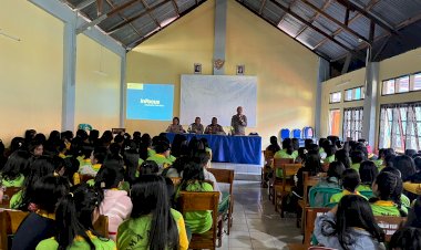 POLRES-MANGGARAI-SOSIALISASIKAN-PENERIMAAN-TERPADU-ANGGOTA-POLRI-T.A.-2026-DI-SMA-NEGERI-1-LANGKE-REMBONG
