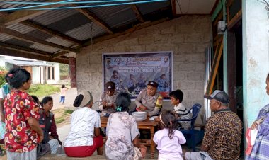 Inovatif!-Bhabinkamtibmas-Kec.-Lelak-Gelar-“Sabtu-Tulis”-Layani-Masyarakat-dengan-Sentuhan-Sosial