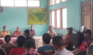 Bhabinkamtibmas-Desa-Lungar-Hadiri-Rapat-Pembentukan-Pengurus-dan-Anggota-Koperasi-Merah-Putih